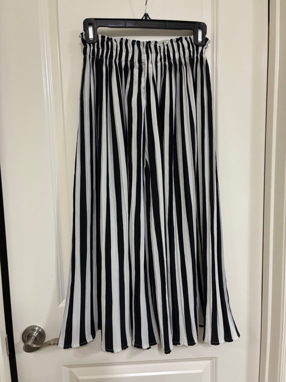 Black and White Vertical Stripe Wide Leg Crop Pants